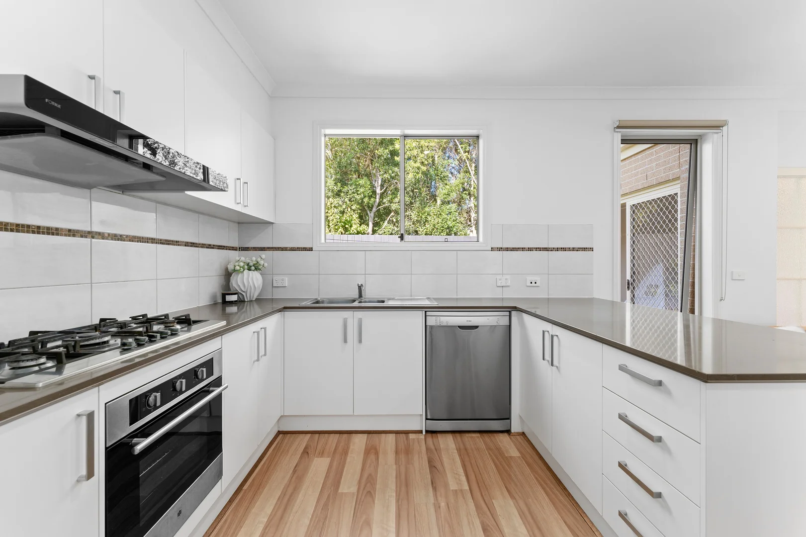 Additional image 4 of 2/16 Kennaugh Street, Oakleigh East VIC 3166