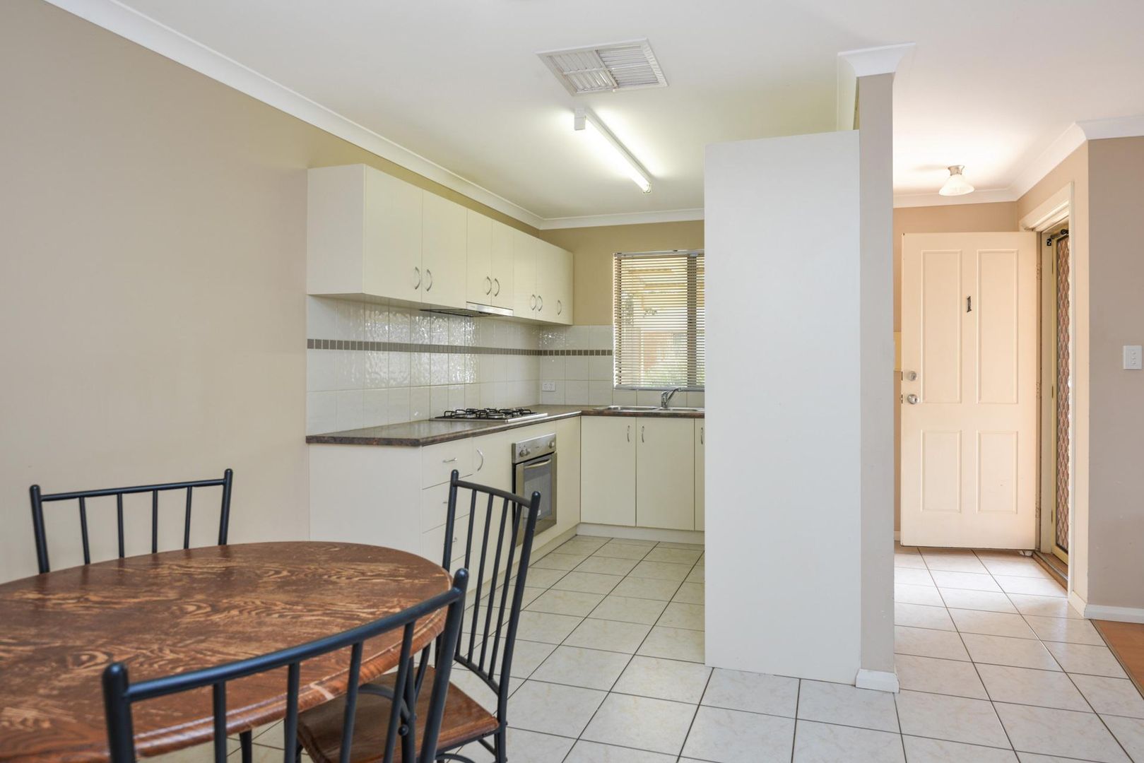 1/4-6 Wittenoom Street, Piccadilly WA 6430, Image 2