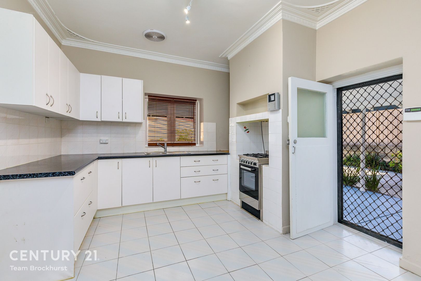 6 Rosa Place, Spearwood WA 6163, Image 1