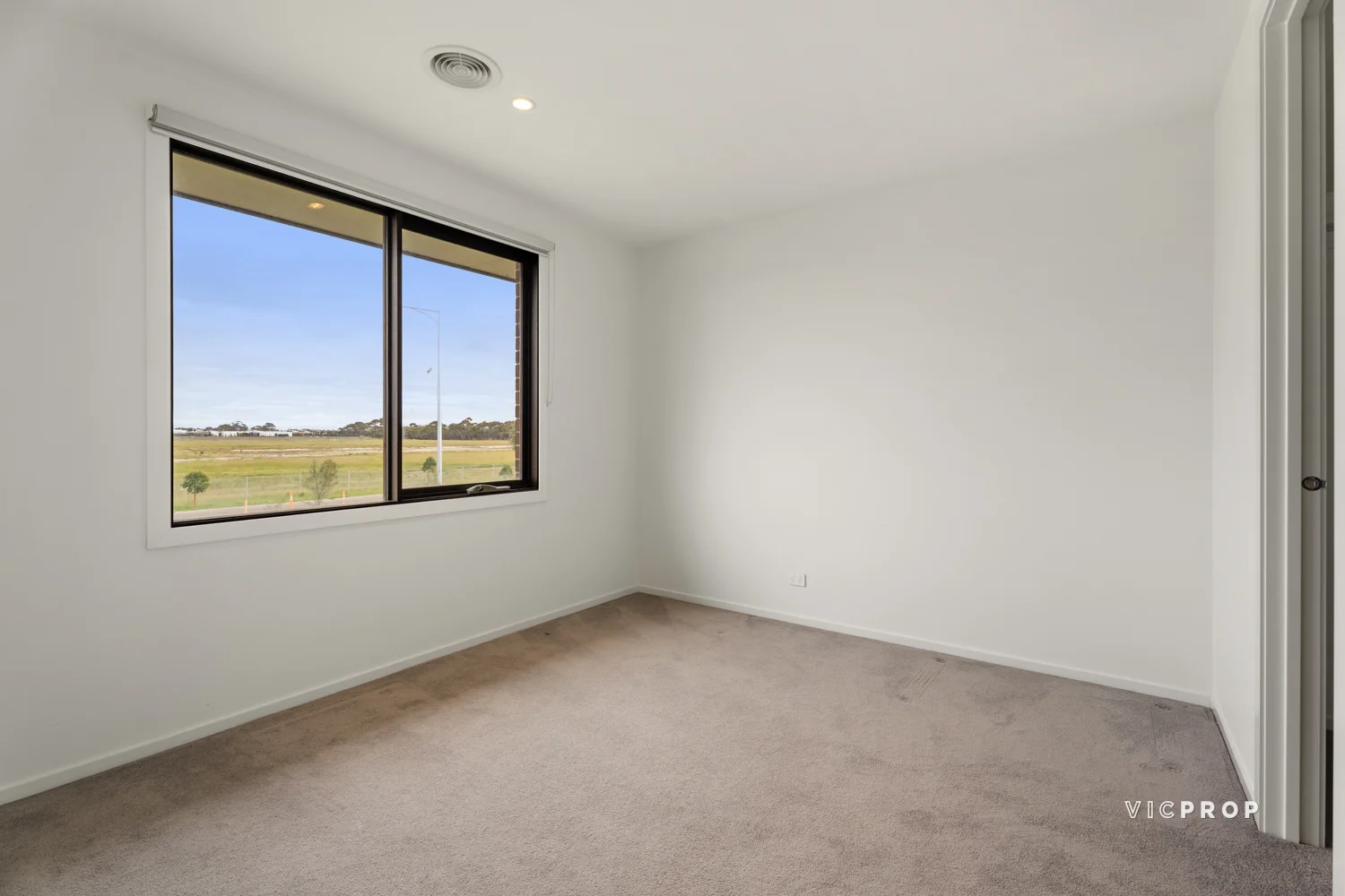 43 Saltmarsh Crescent, Point Cook VIC 3030 - House For Rent | Domain