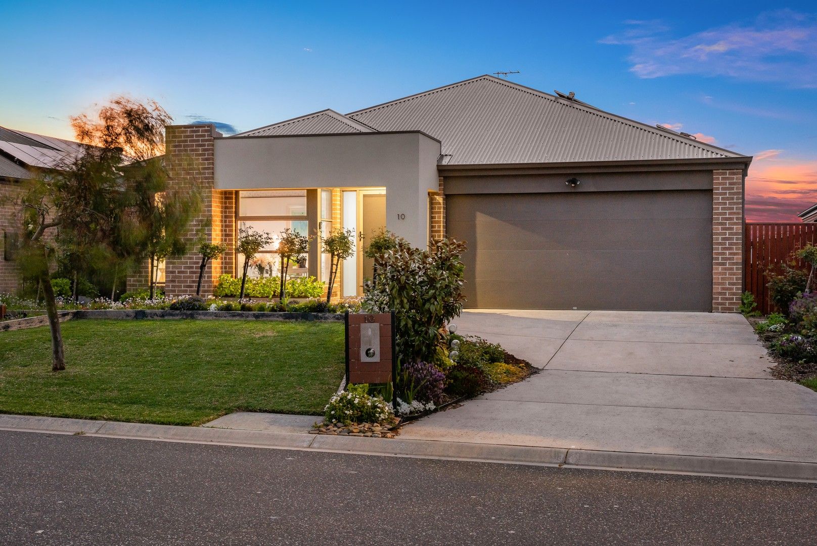 3 bedrooms House in 10 Pearl Court COWES VIC, 3922