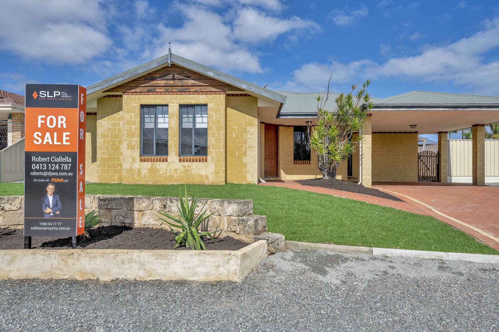4 bedrooms House in 27 Silvertop Avenue HALLS HEAD WA, 6210