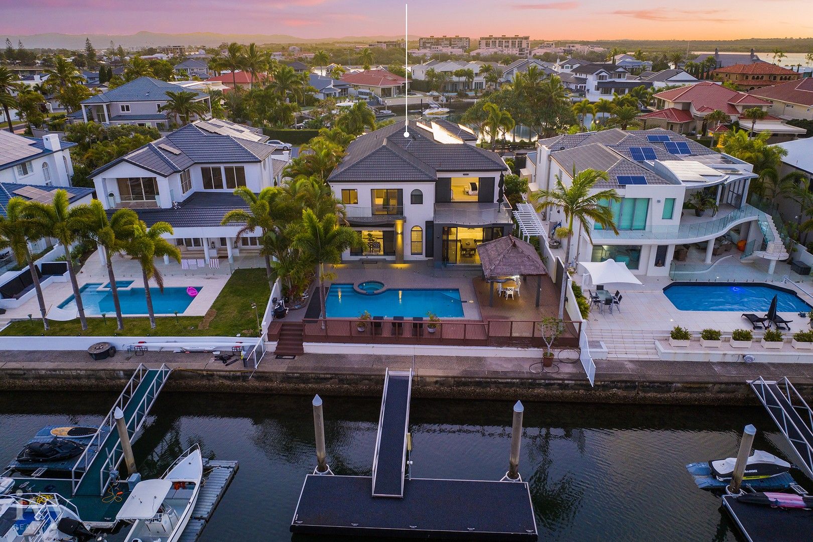 17 The Sovereign Mile, Sovereign Islands QLD 4216 Domain