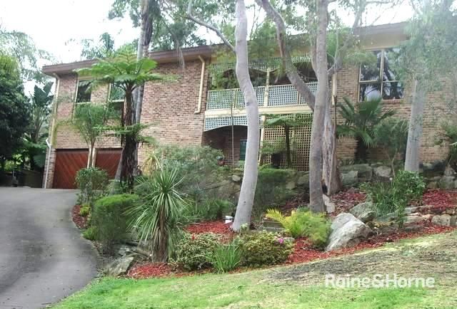 4 bedrooms House in 4 Clegg Place GLENHAVEN NSW, 2156
