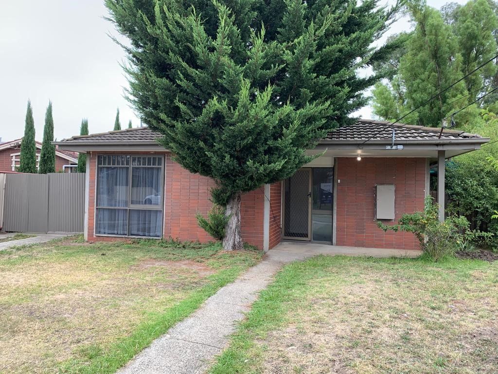 3 bedrooms House in 6 Lovat Court COOLAROO VIC, 3048