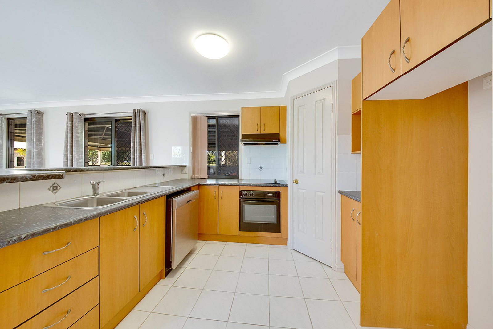 31 Dedekind Avenue, Benaraby QLD 4680, Image 2