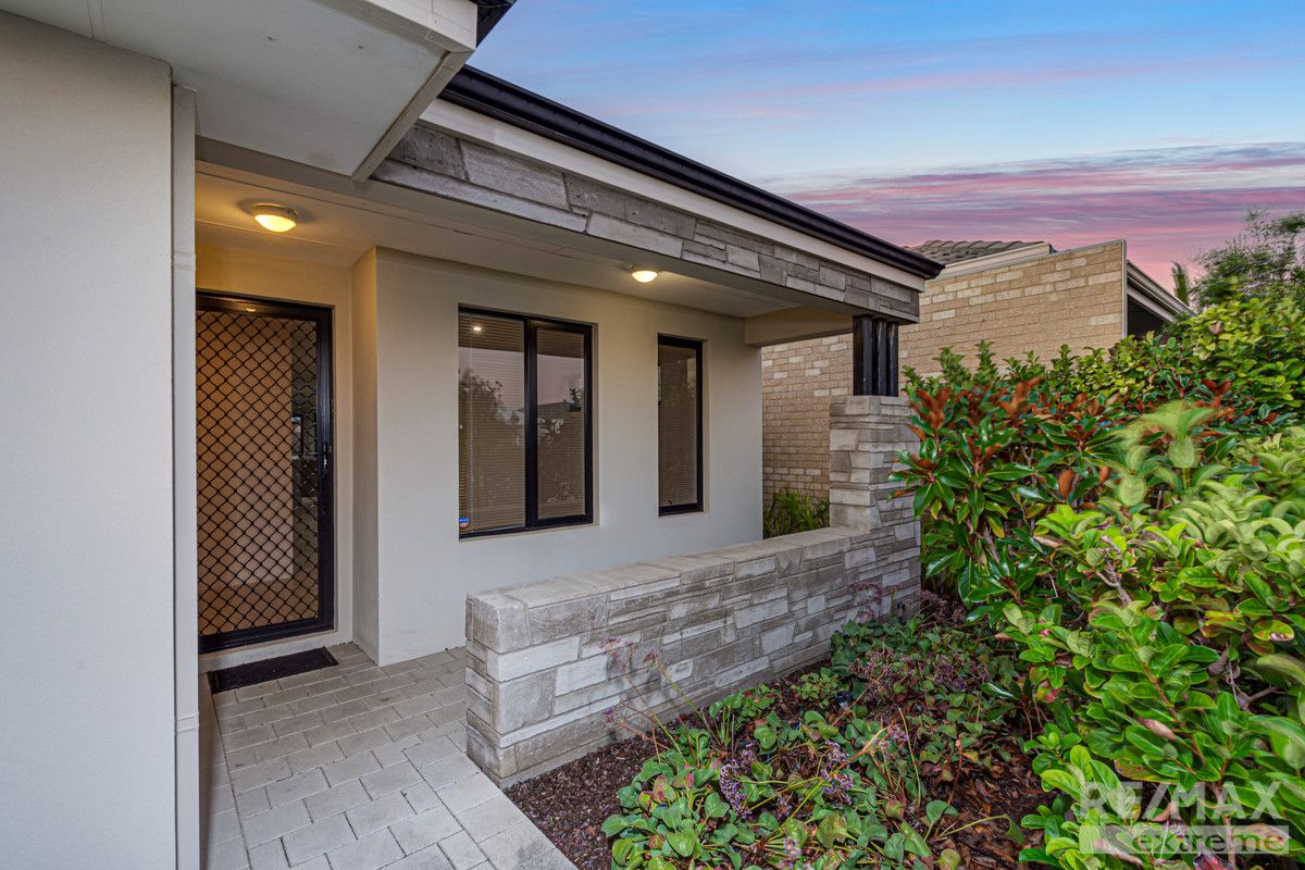 4 bedrooms House in 288 Camborne Parkway BUTLER WA, 6036