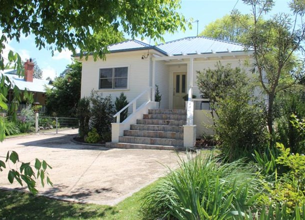 52 George Street, Tenterfield NSW 2372