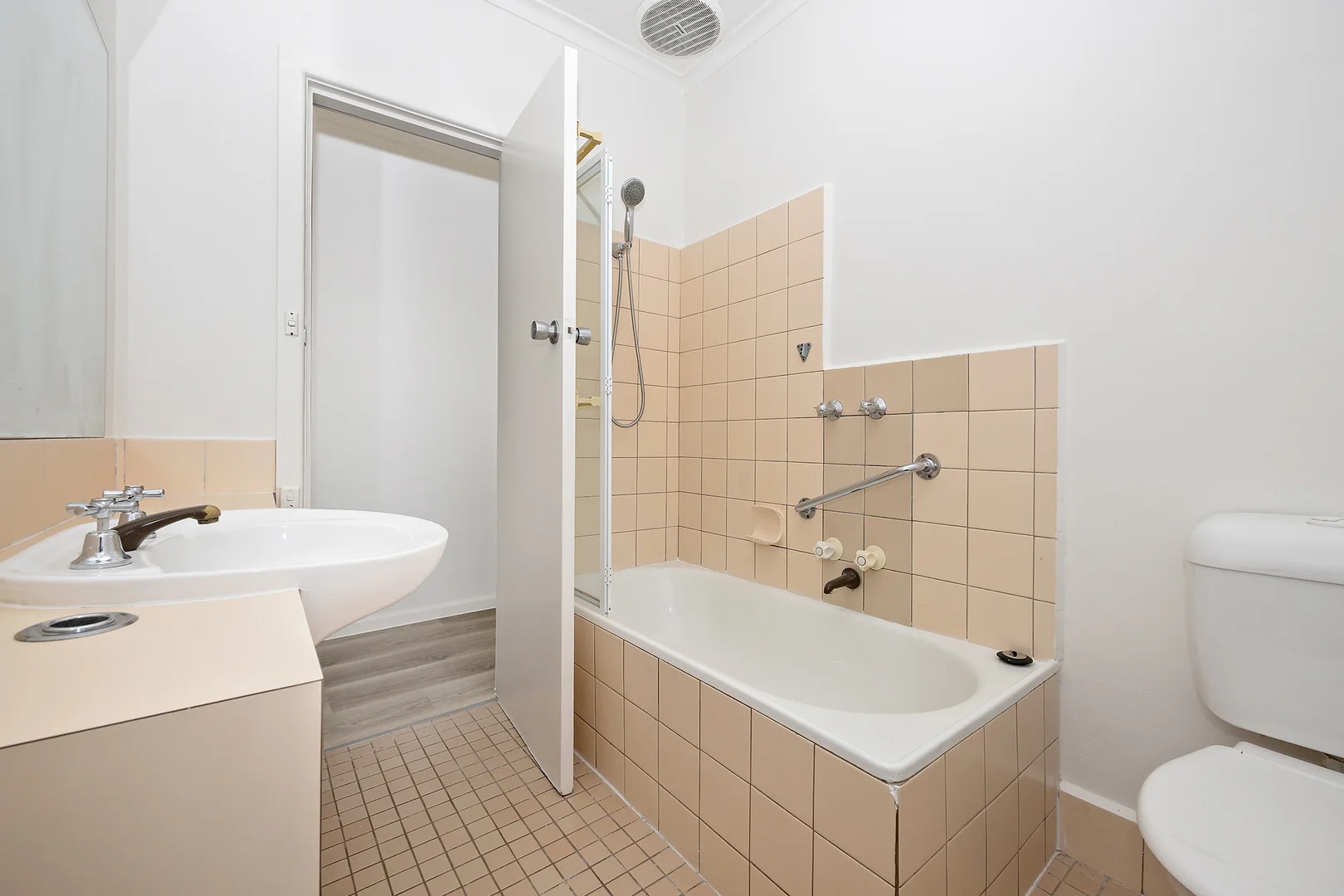 Additional image 6 of 11/17 Tiuna Grove, Elwood VIC 3184