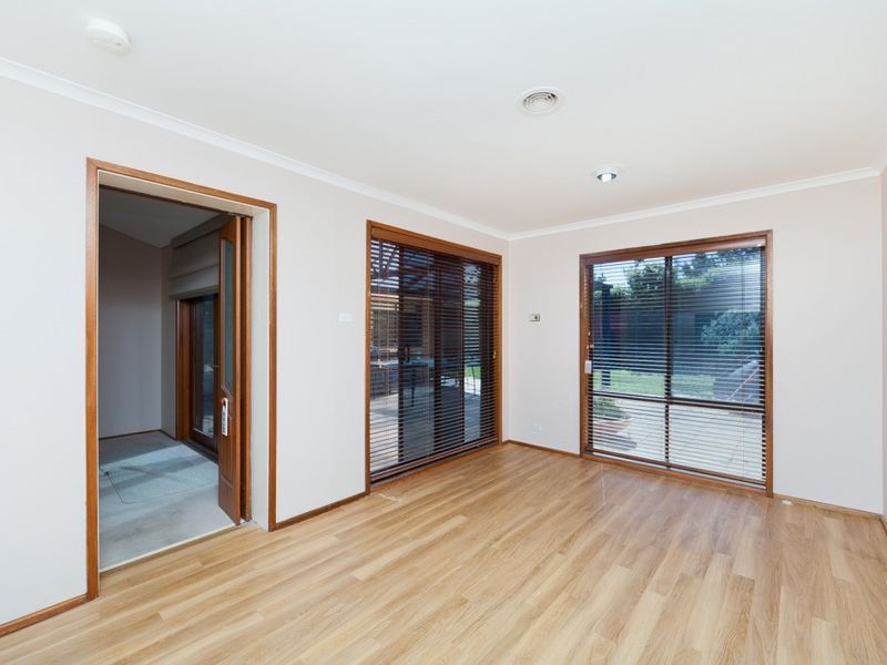 1 Brentnall Place, Fadden ACT 2904, Image 2