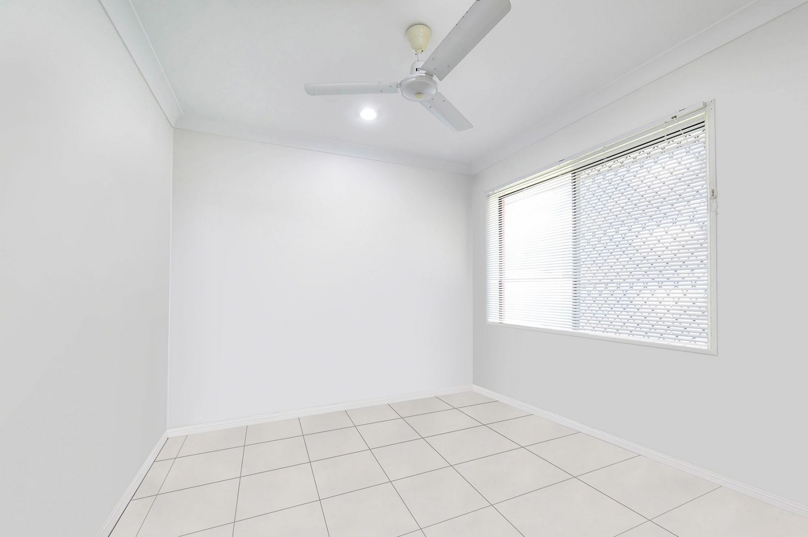 22 Woden Crescent, Ooralea QLD 4740, Image 2