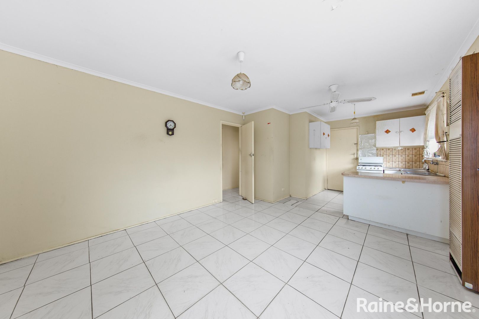 2/3 Grant Street, St Albans VIC 3021, Image 2