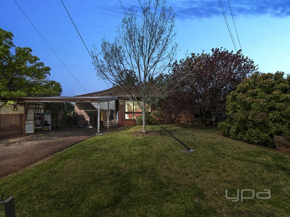 9 Exell Avenue, Melton South VIC 3338