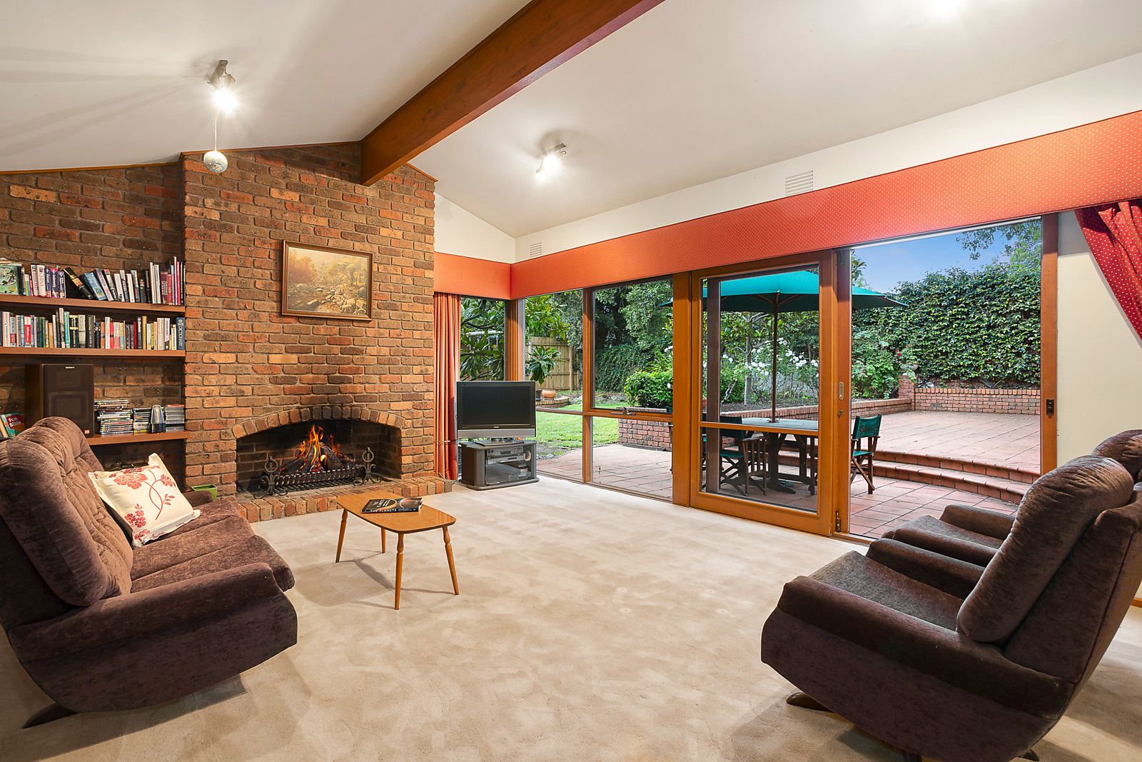 39 Rubens Grove, Canterbury VIC 3126, Image 2