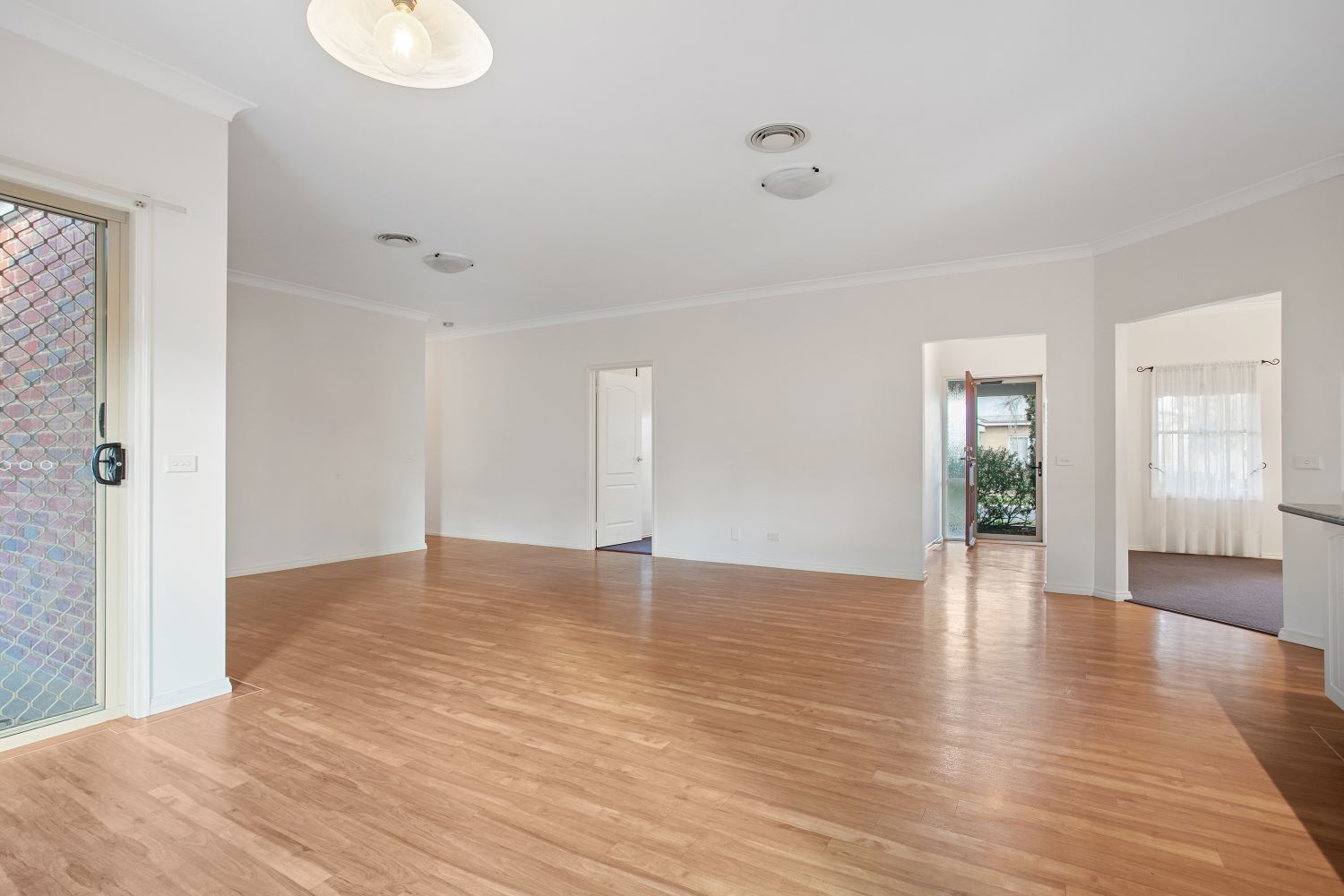 37 Brentwood Boulevard, Strathfieldsaye VIC 3551, Image 2