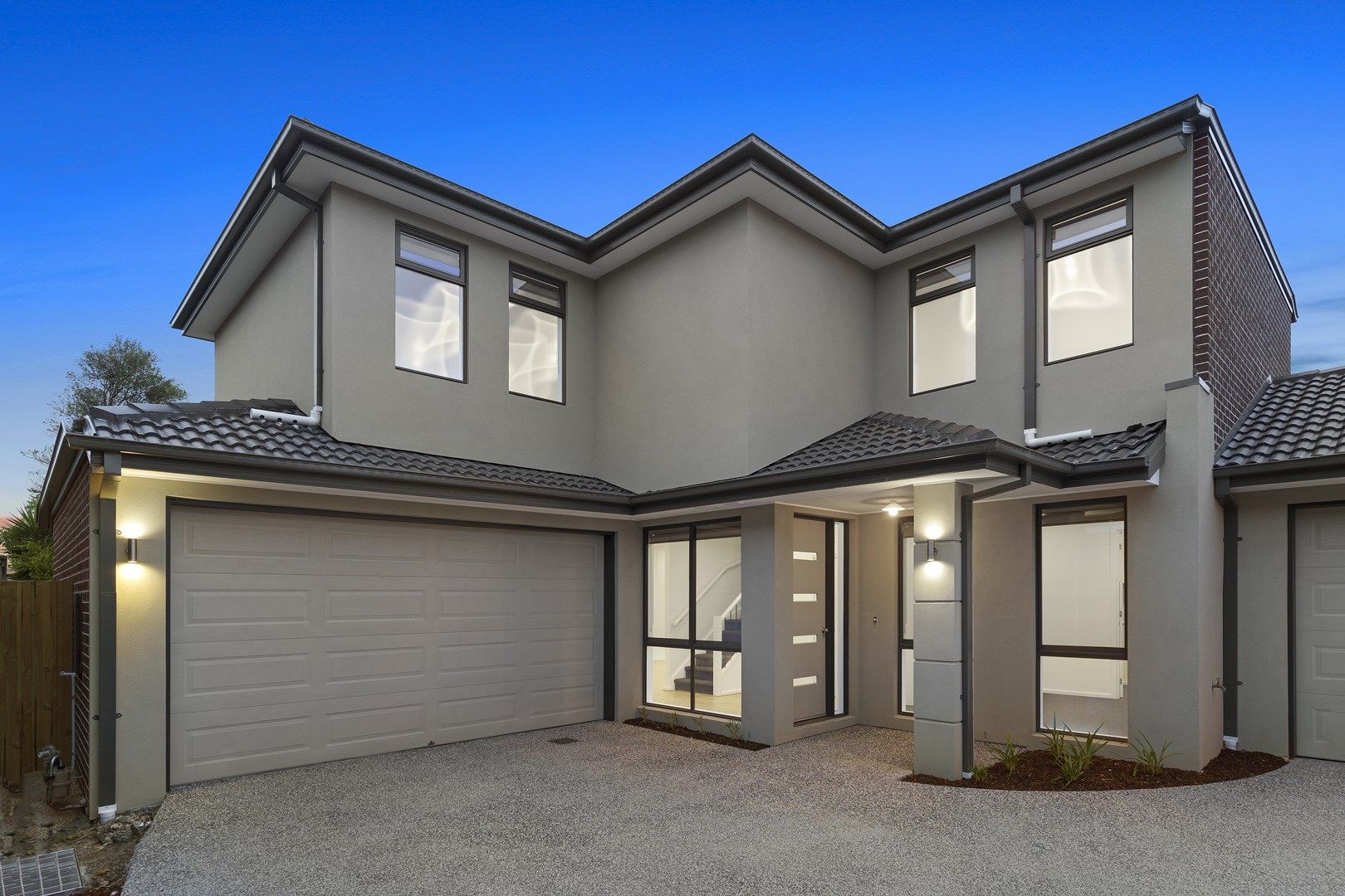 4 bedrooms Townhouse in 2/19 Camden Road HUGHESDALE VIC, 3166