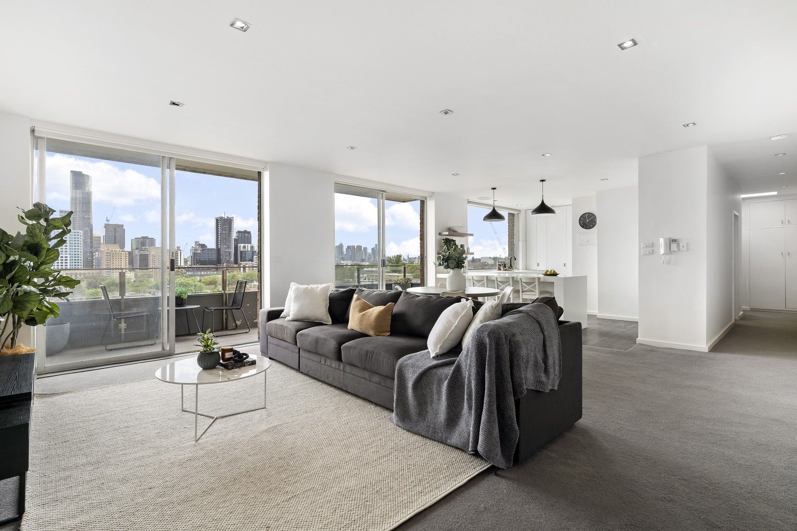 2 bedrooms Apartment / Unit / Flat in 23/399 Toorak Road SOUTH YARRA VIC, 3141