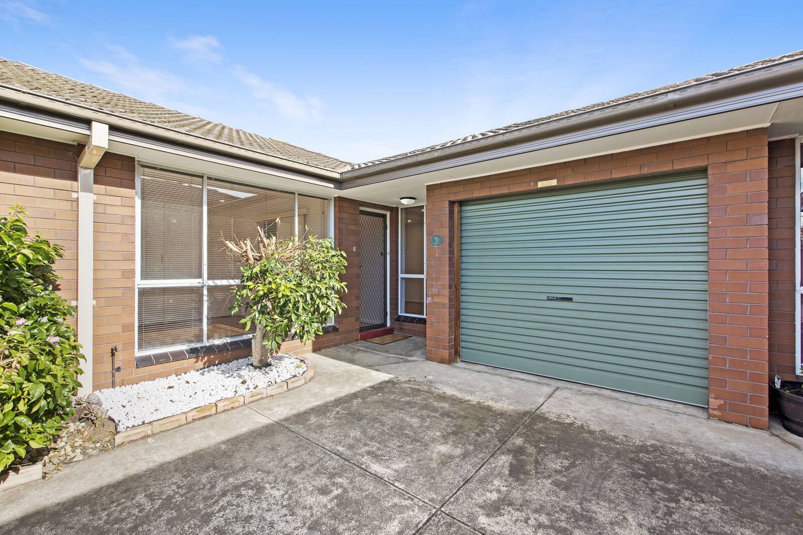 2 bedrooms Apartment / Unit / Flat in 3/689 Warrigal Road BENTLEIGH EAST VIC, 3165