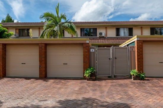 2 bedrooms Townhouse in 10/127 Barbaralla Drive SPRINGWOOD QLD, 4127