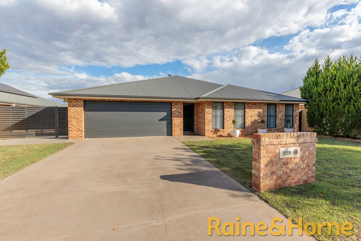 Picture of 21 Fairview Street, DUBBO NSW 2830