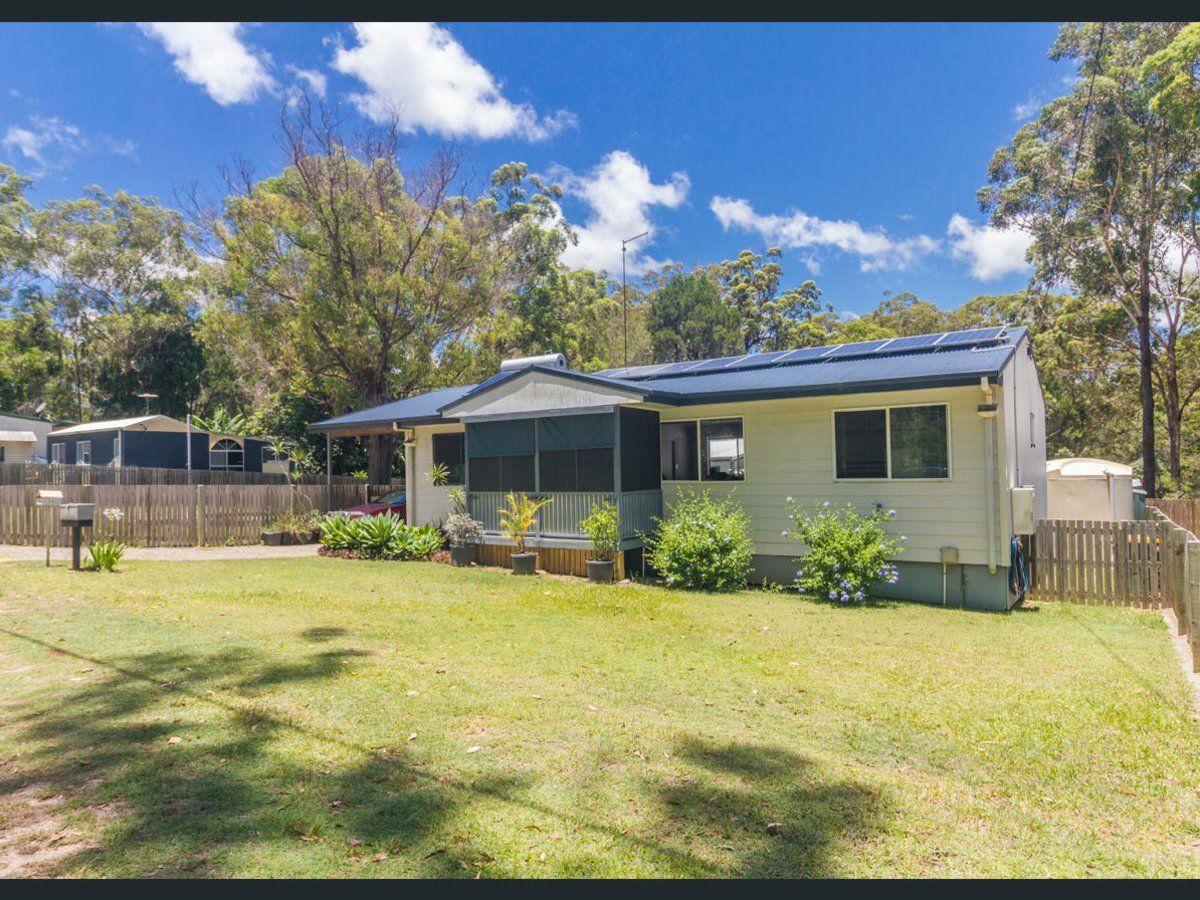 3 bedrooms House in 24 Dempsey Street RUSSELL ISLAND QLD, 4184