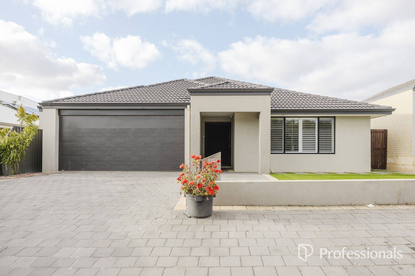 4 bedrooms House in 357 Landsdale Road LANDSDALE WA, 6065