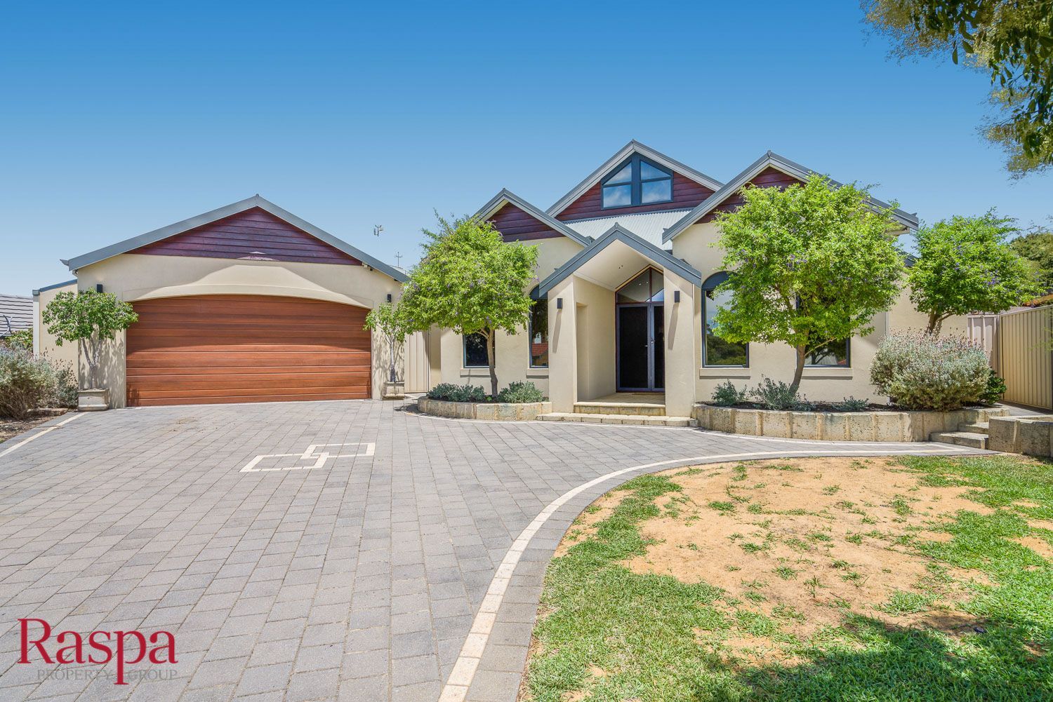 4 bedrooms House in 11 Braemar Rise BIBRA LAKE WA, 6163