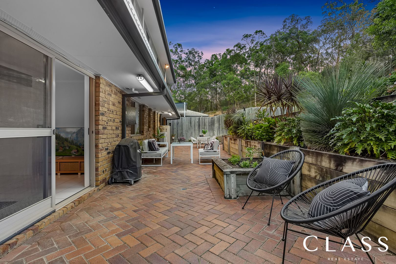 45 Balmerino Drive, Carina QLD 4152, Image 2