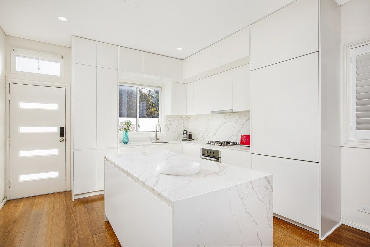 2 bedrooms House in 9 Brook Street CROWS NEST NSW, 2065