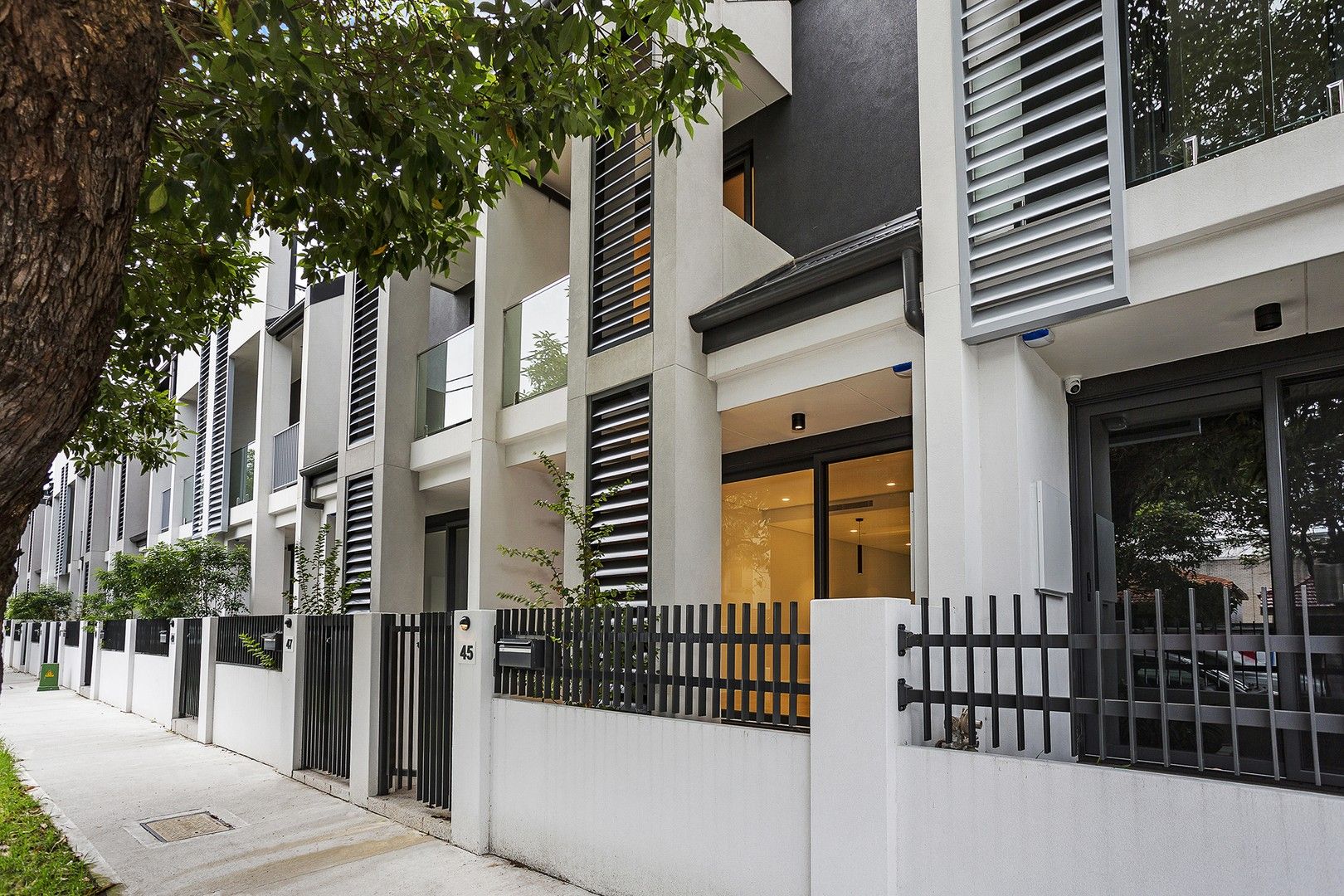 4 bedrooms Terrace in 45 Beaconsfield Street ALEXANDRIA NSW, 2015