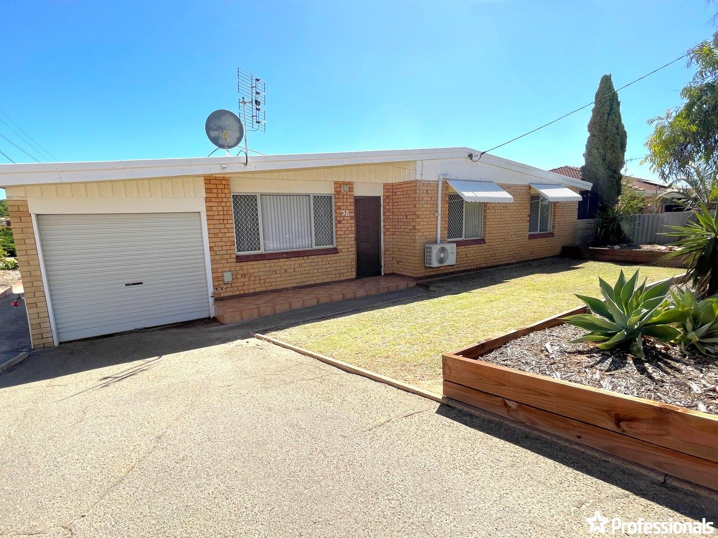 58 Eastern Road, Geraldton WA 6530, Image 0