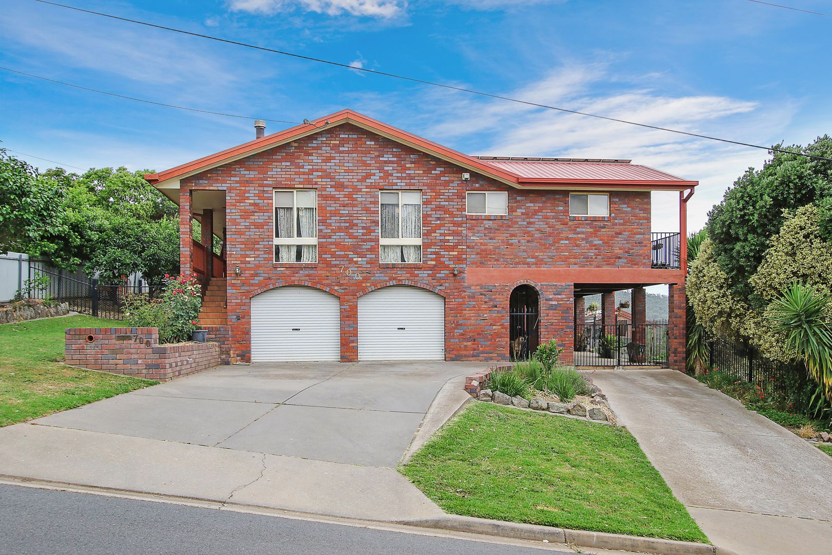 700 Pearsall Street, Hamilton Valley Property History & Address