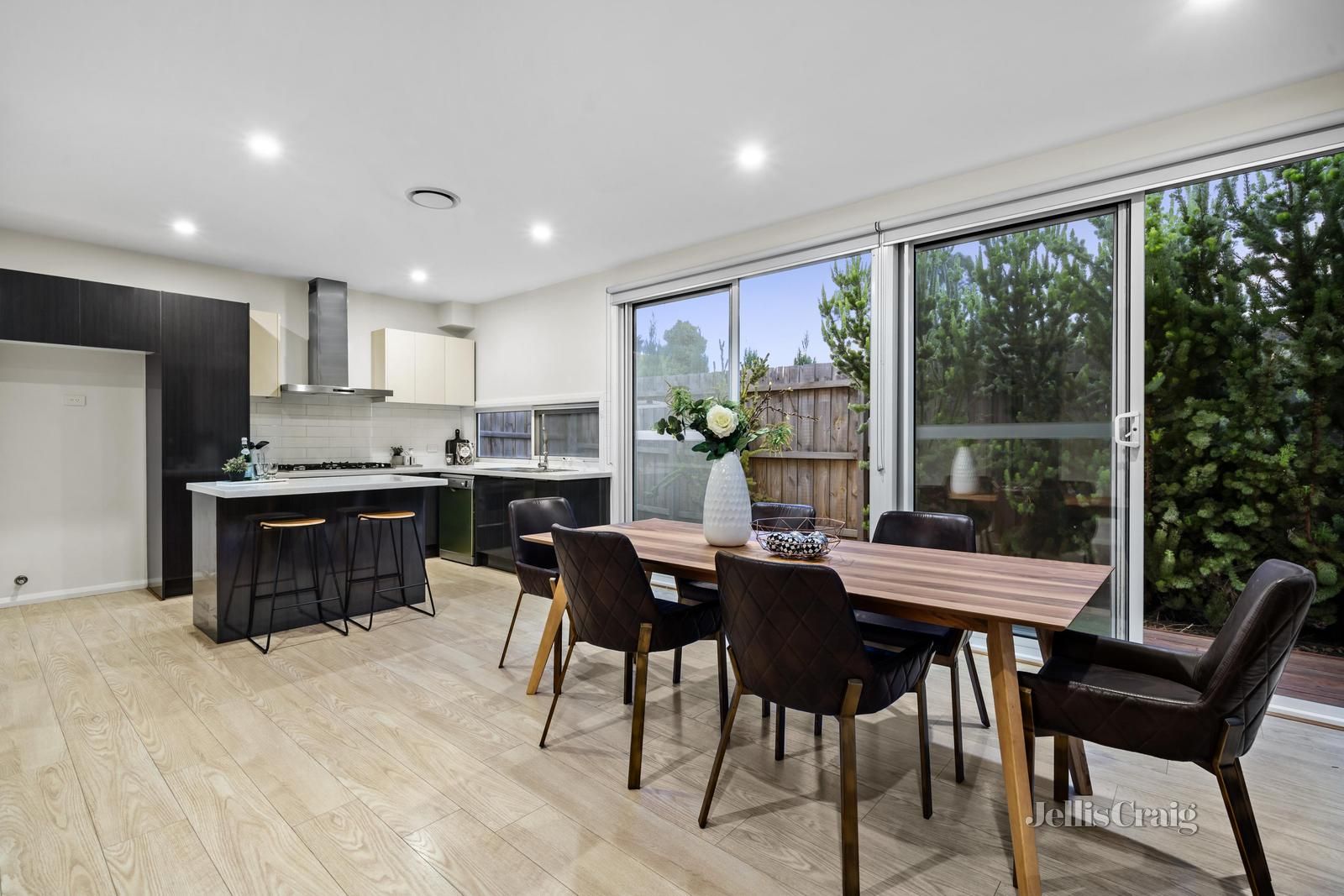 2/3 Acheron Street, Doncaster VIC 3108, Image 2