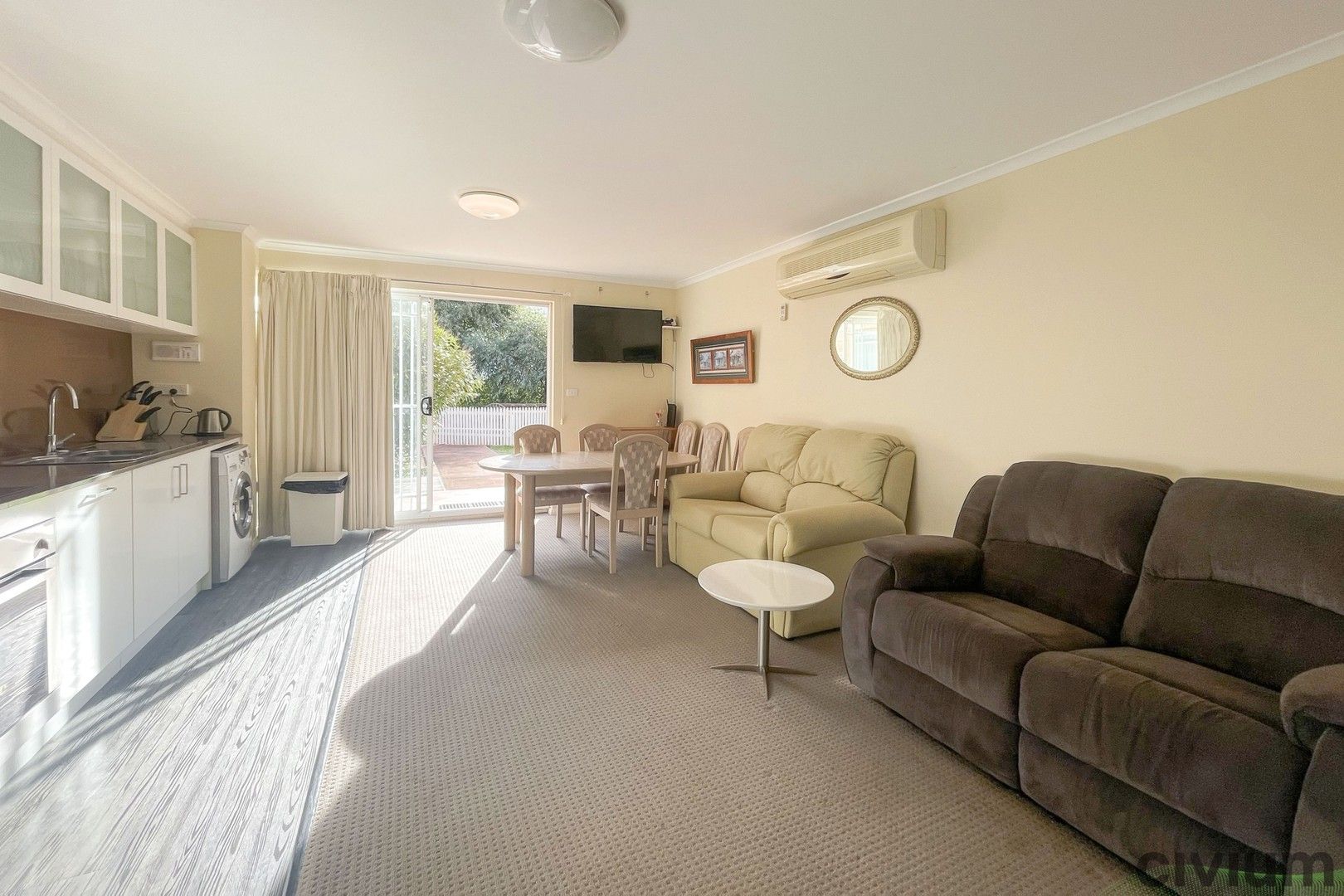 2 bedrooms Townhouse in 41D Culgoa Circuit O'MALLEY ACT, 2606