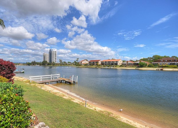 1/22 Aquila Court, Mermaid Waters QLD 4218