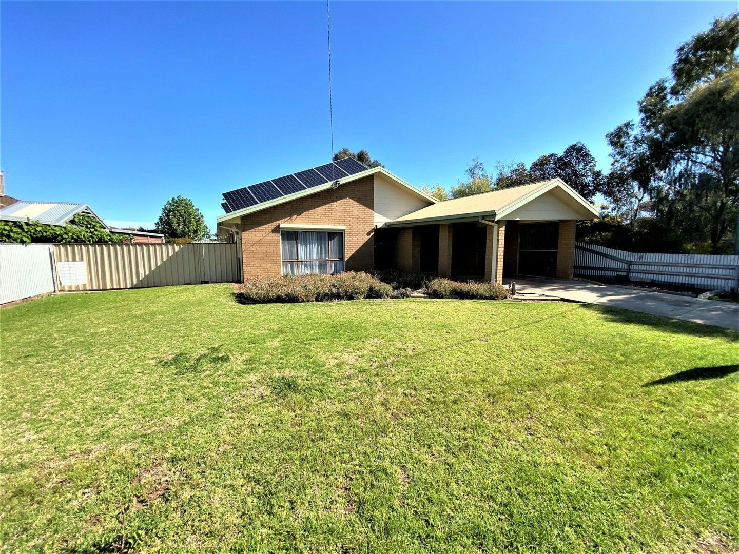 2 bedrooms House in 41 Butterworth Street SWAN HILL VIC, 3585