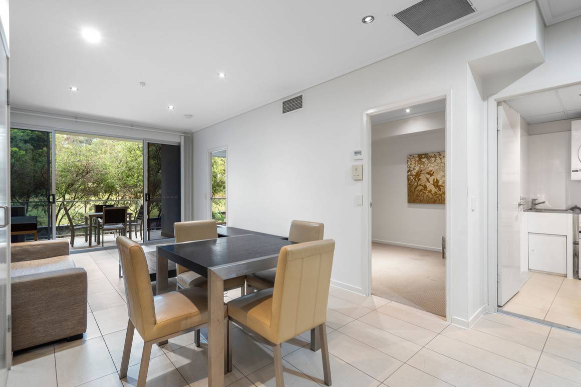 21/27 School Street Kelvin Grove 4059 - Image 3