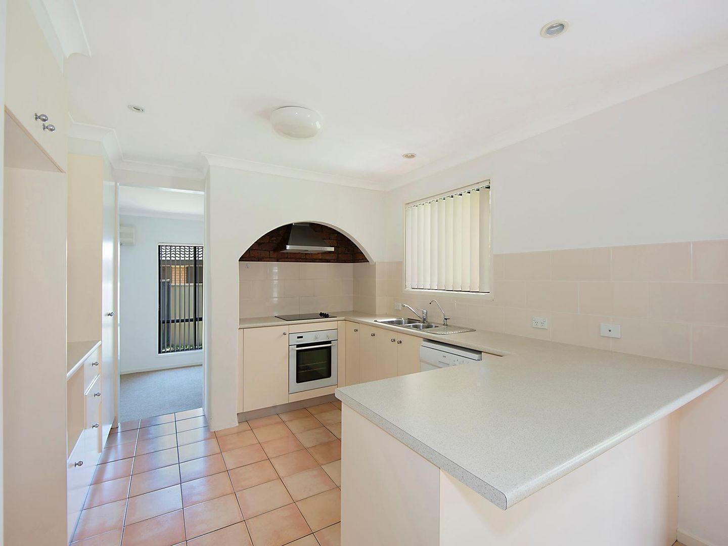 3 Midvale Place, Helensvale QLD 4212, Image 2