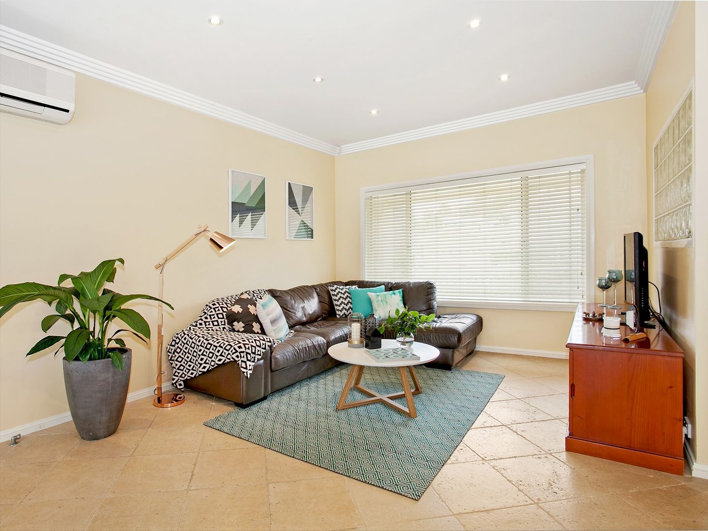 29 Holly Street, Caringbah South NSW 2229, Image 2