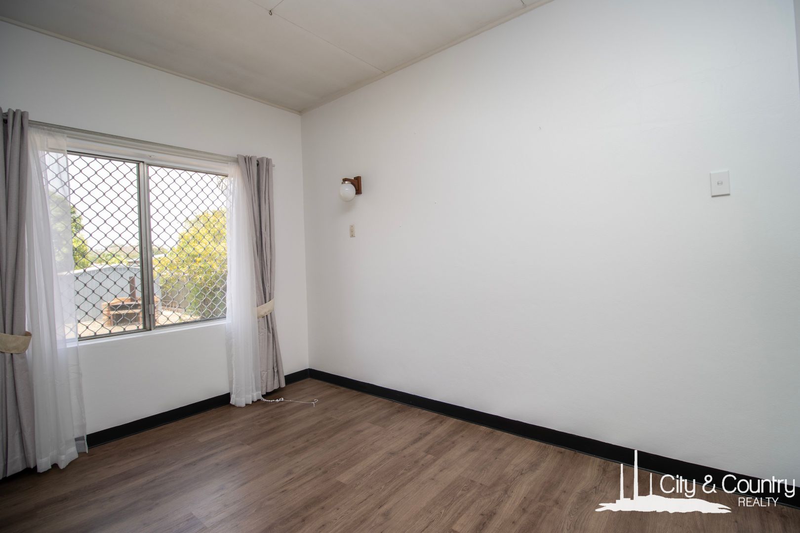 13 Smith Street, Mount Isa QLD 4825, Image 2