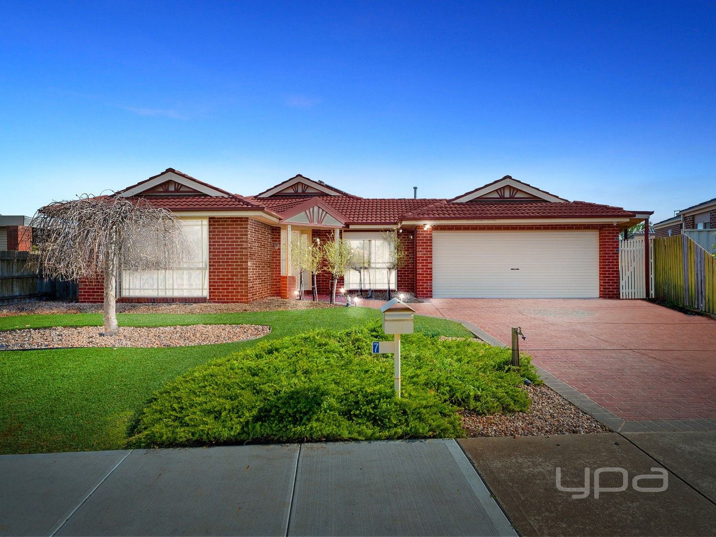 4 bedrooms House in 7 Marlo Drive HARKNESS VIC, 3337