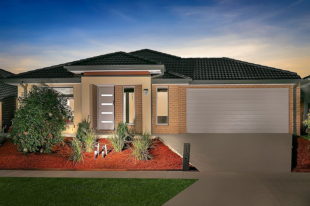 4 bedrooms House in 19 Wistow Chase WOLLERT VIC, 3750
