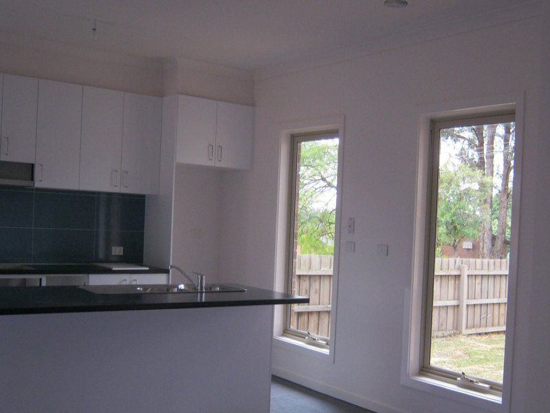 1/7 Kingsley Grove, Mount Waverley VIC 3149 Townhouse For Rent Domain