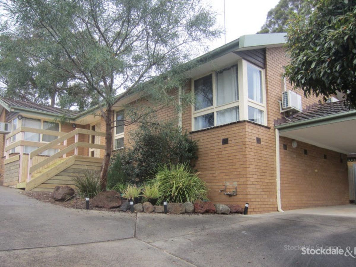 3 bedrooms Apartment / Unit / Flat in 1/4 Hoban Avenue MONTMORENCY VIC, 3094