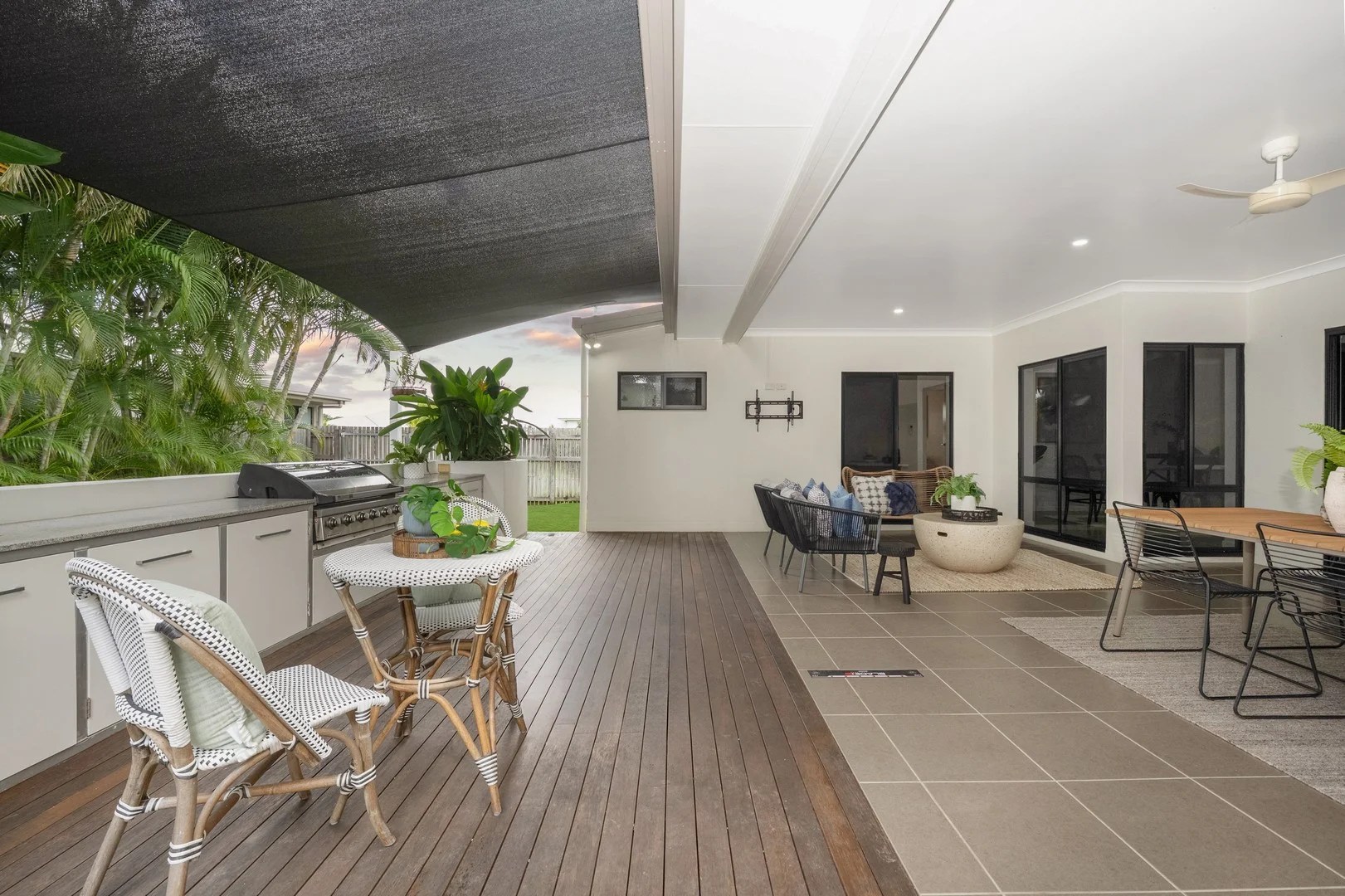 16 Dragon Flower Avenue, Mount Low QLD 4818