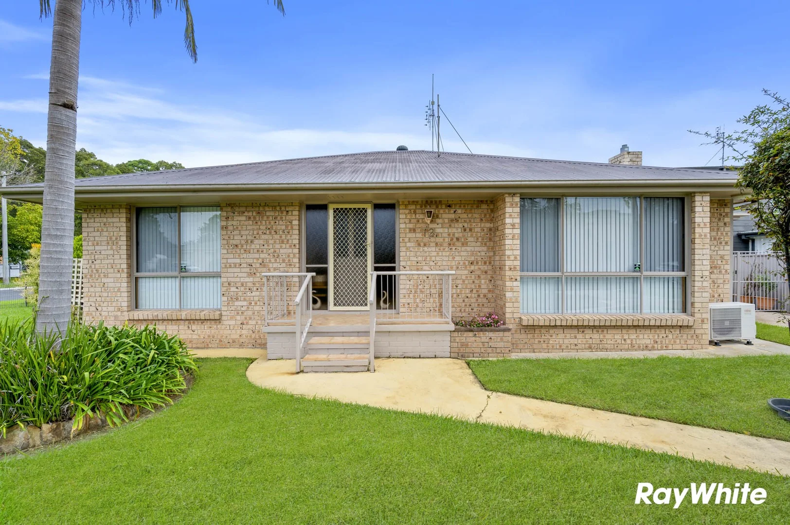 12 Bavarde Avenue, Batemans Bay NSW 2536