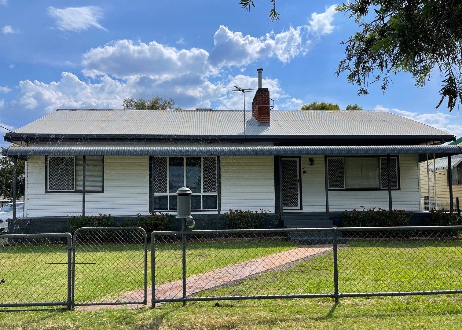 3 bedrooms House in 127 BARWAN STREET NARRABRI NSW, 2390