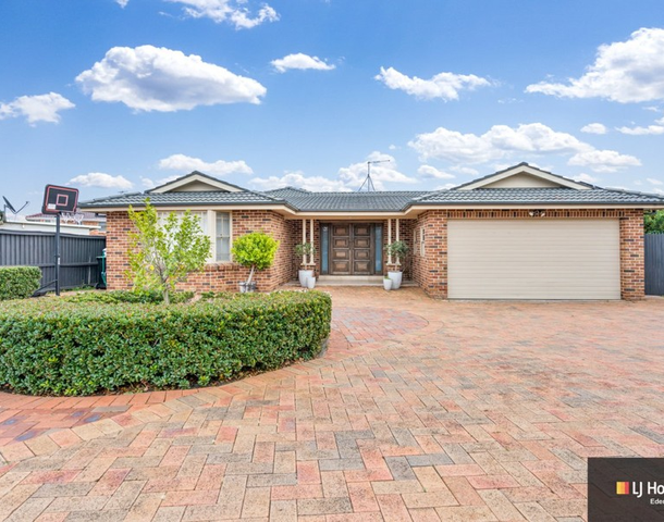 10 Dolphin Close, Green Valley NSW 2168