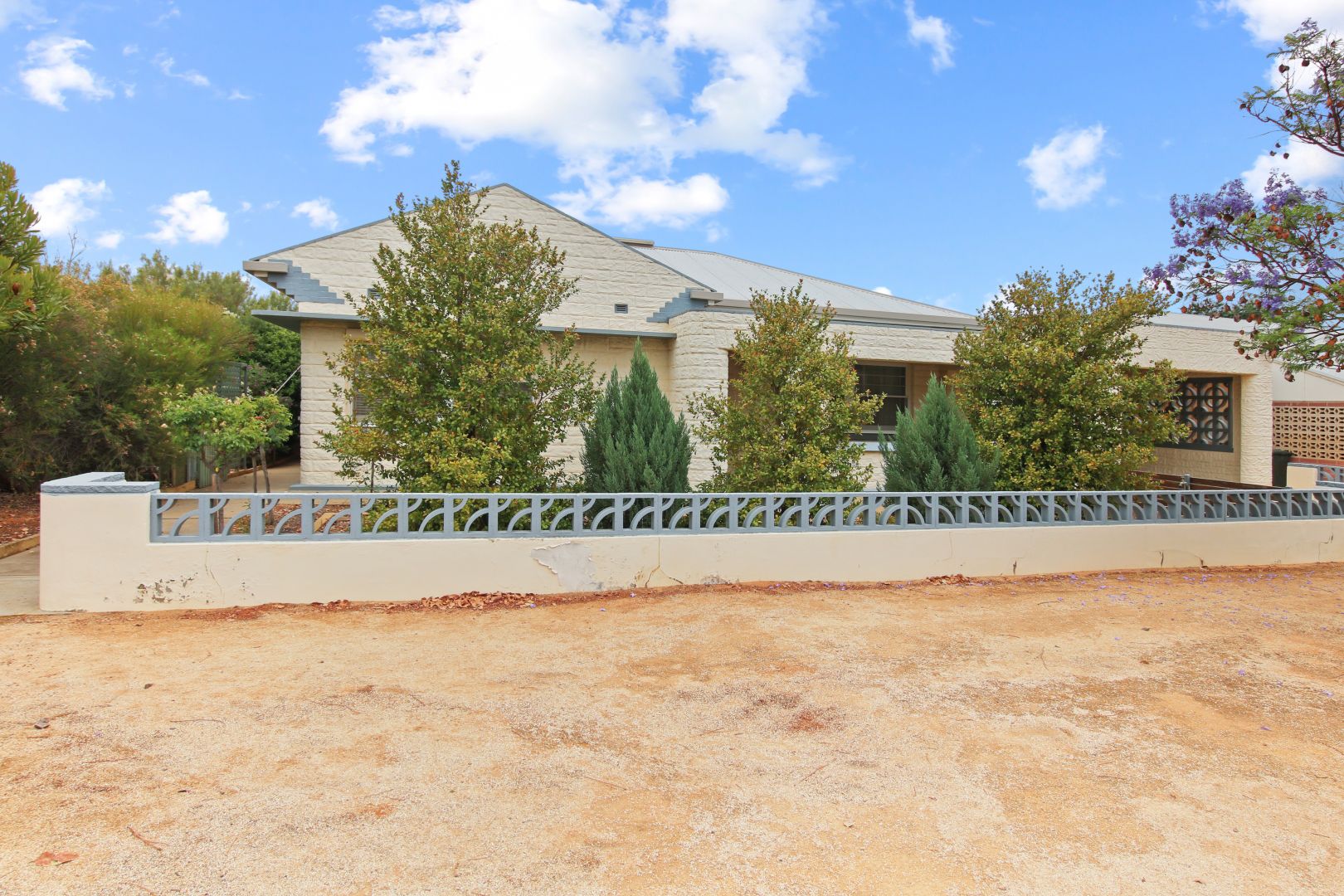 27 Wodonga Avenue, Loxton SA 5333, Image 2