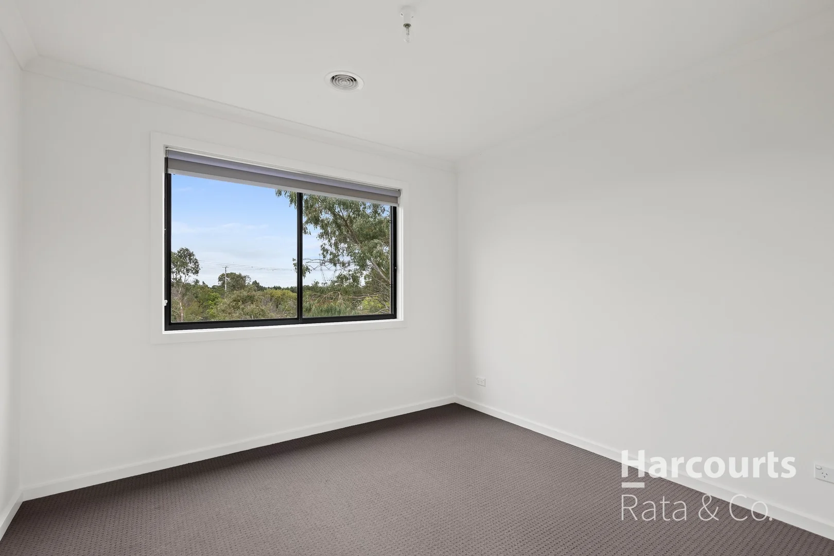 Additional image 8 of 1/35 Lydgate Terrace, Epping VIC 3076